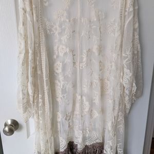 EUC Angel Heart Boutique Ivory Lace Kimono fringe